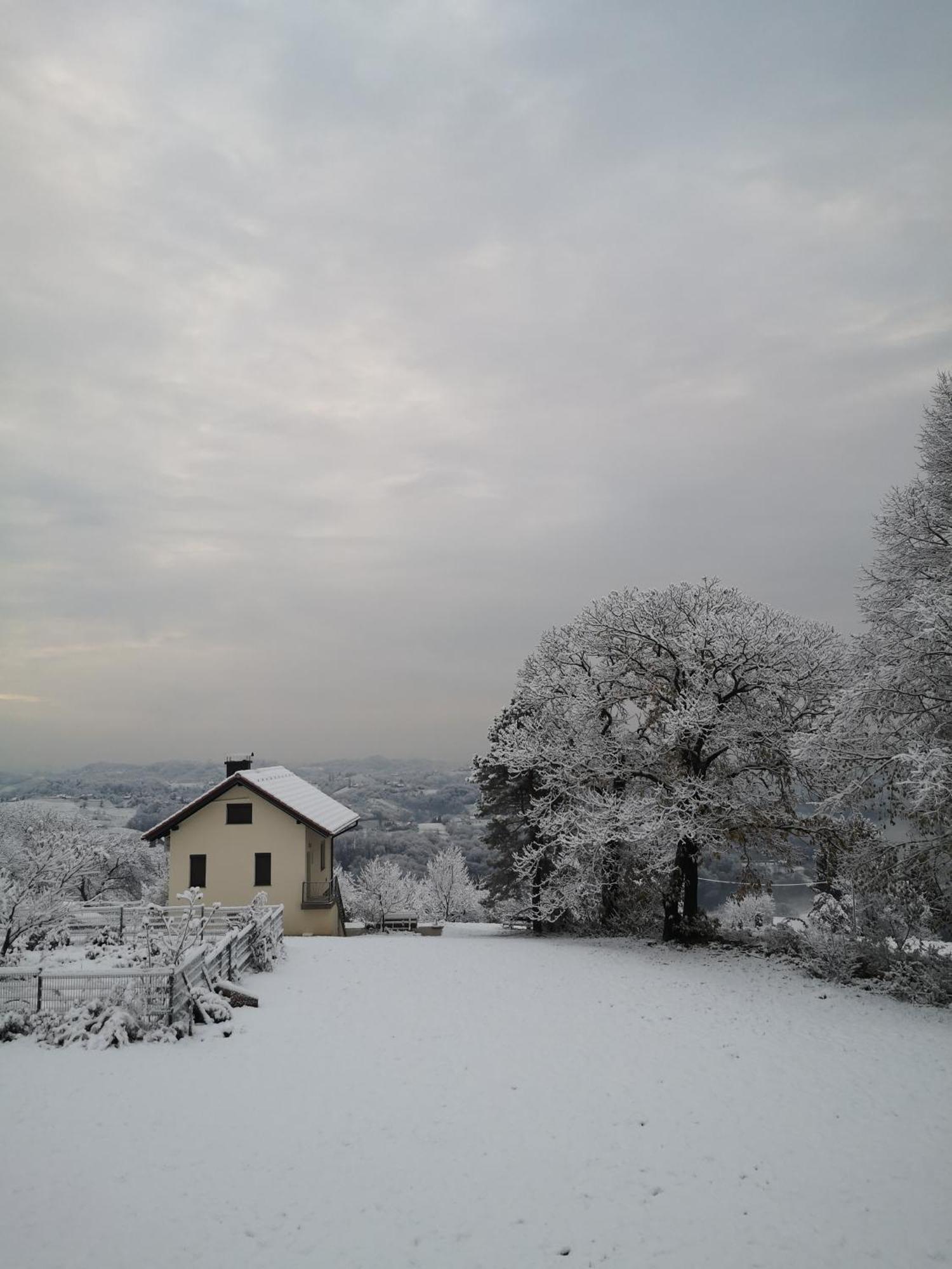 Apartma Hisa Na Ravnah With Hot Tub Pišece Exterior foto