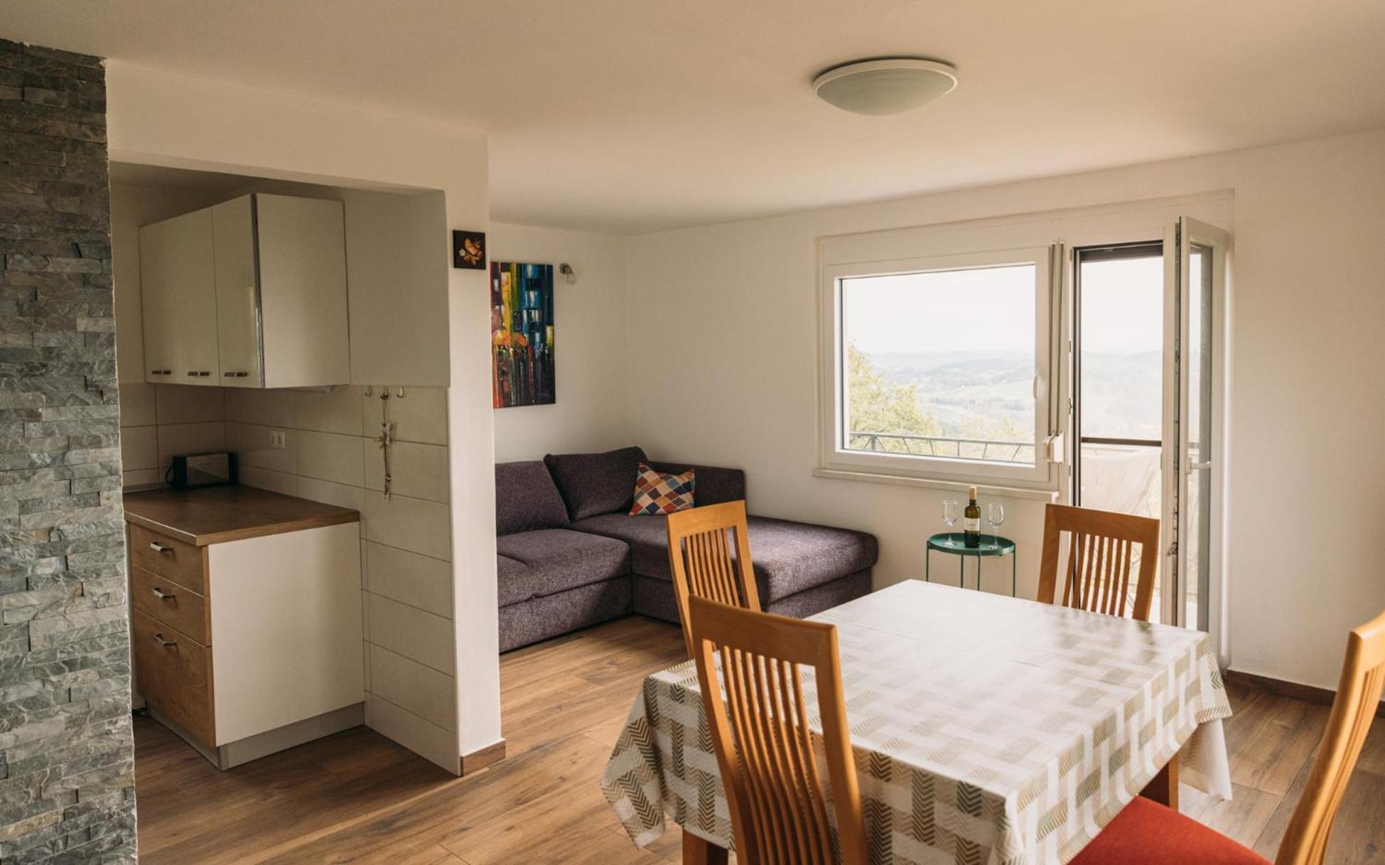Apartma Hisa Na Ravnah With Hot Tub Pišece Exterior foto