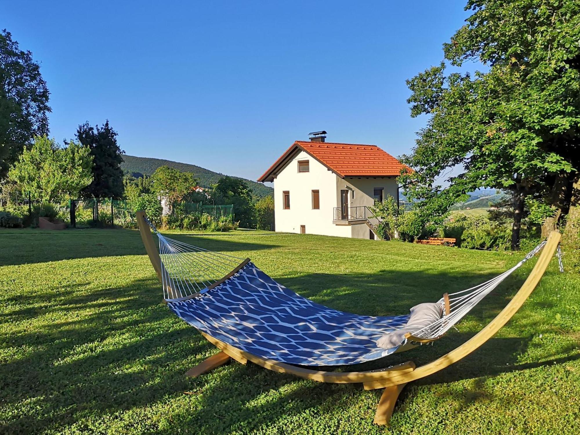 Apartma Hisa Na Ravnah With Hot Tub Pišece Exterior foto